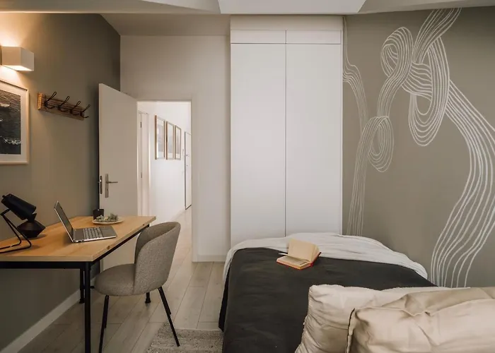 Netunno - 3 Bedrooms And Terrace In Arroios *