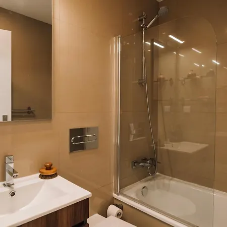 Netunno - 3 Bedrooms And Terrace In Arroios