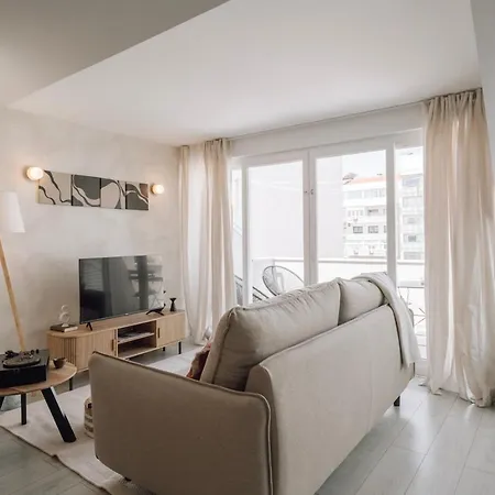 Netunno - 3 Bedrooms And Terrace In Arroios Lisbon
